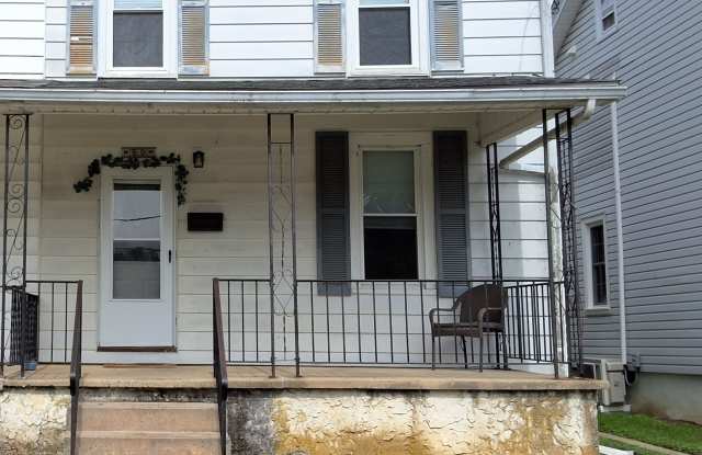 59 W Slokom Ave - 59 West Slokom Avenue, Christiana, PA 17509