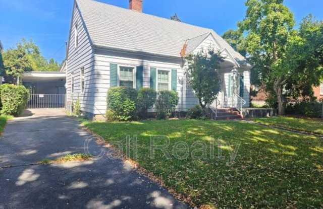 1017 E Sharp photos photos