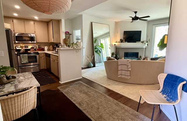2020 Camino De La Reina - 204Apt 204 Gallery 2