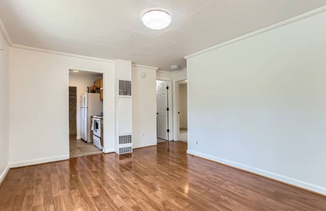 2 Bedroom Cottage Gallery 4