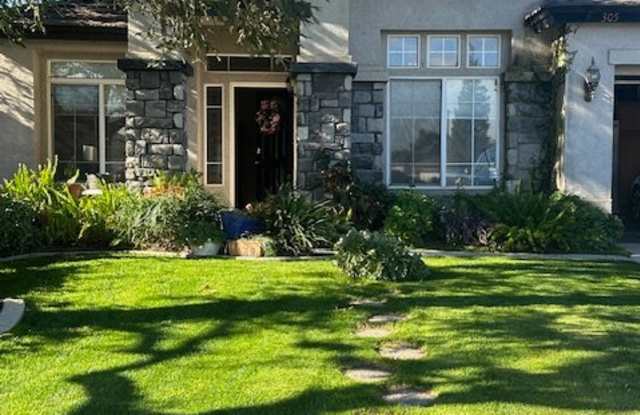 305 Barkine Court2 - 305 Barkine Court, Bakersfield, CA 93311