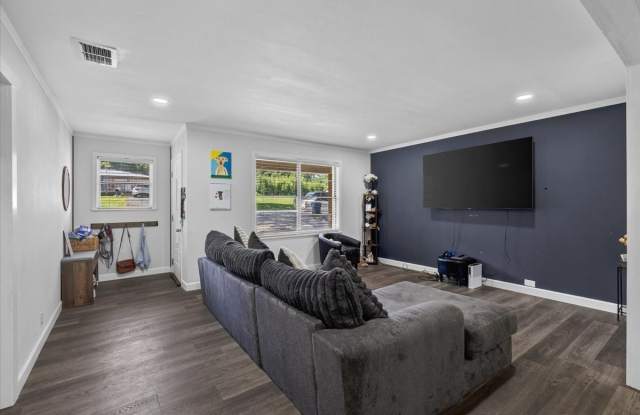 925 Maryland Drive Gallery 4