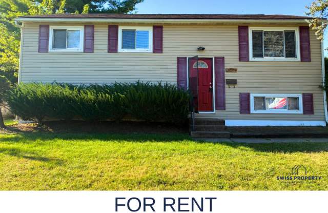 Home with Updated Kitchen and Clean, Modern Interior Finishes - 5071 Albany Drive, Blacklick Estates, OH 43232