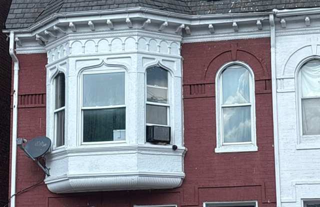 1st Floor 2 Bedroom Apartment-York City SD - 609 East Market Street, York, PA 17403
