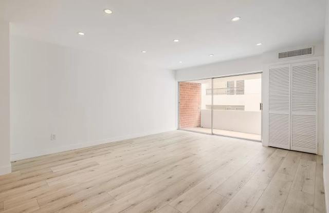 11750 W Sunset Blvd Apt 116 - 11750 Sunset Boulevard, Los Angeles, CA 90049