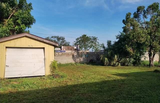 2124 3rd St E photos photos