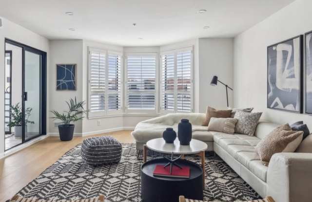 3315 Fillmore Street photos photos