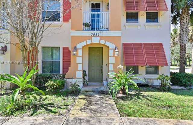 3932 Laurel Ln - 3932 Laurel Lane, Coconut Creek, FL 33073