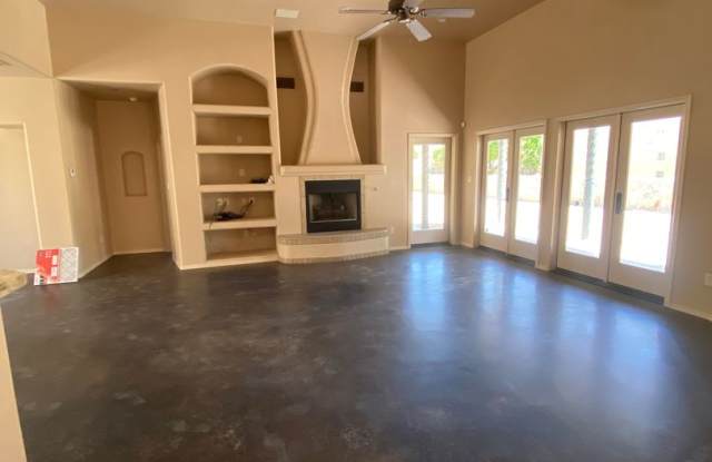 Nice Home In the Roadrunner Area Gallery 3
