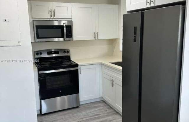 1033 NW 3rd Ave photos photos