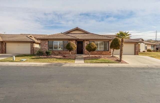 2 bed, 2 bath, 2 car garage home for rent with a community pool and Pickleball Court - 2349 South Legacy Drive, St. George, UT 84770