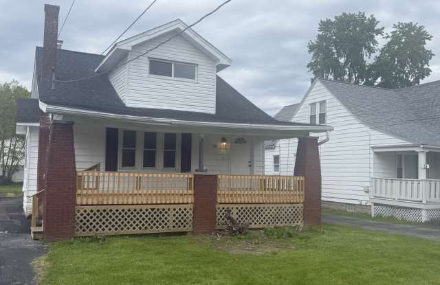 20 Erskine Avenue - 2 photos photos