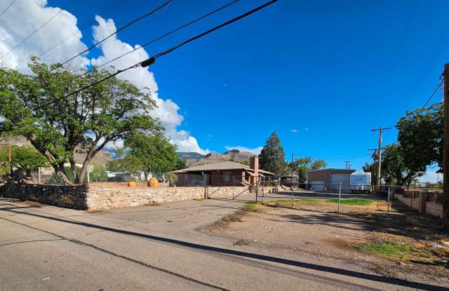Beautiful Retro 3 Bd/2Ba Home Ready Looking for a New Tenant photos photos