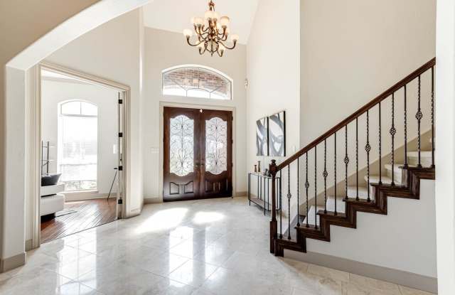 137 Westcourt Lane Gallery 2