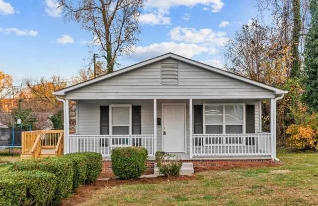 Greensboro 3 Bedroom, 1.5 Bathroom in charming neighborhood photos photos