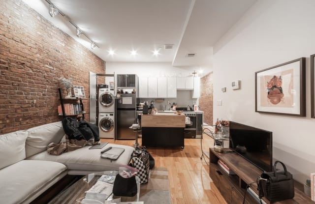 662 Park Pl - 662 Park Place, Brooklyn, NY 11216