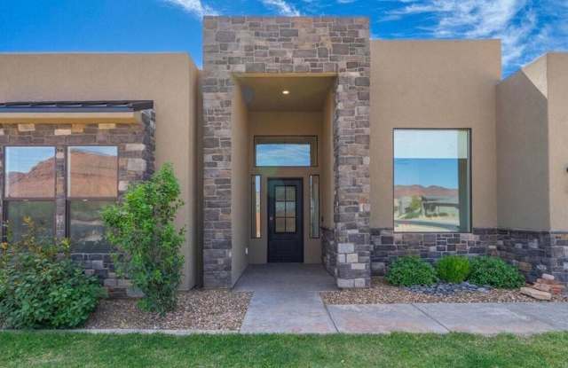 Stunning Four Bedroom Home in Ivins photos photos