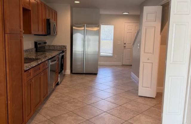 Move-In Ready!! 2 Bedroom 2.5 Bathroom Townhome!! One month free rent! Gallery 2