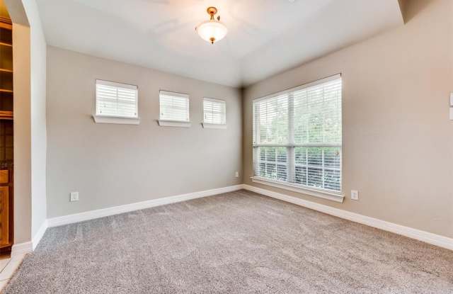 2108 Creekdale Drive Gallery 4