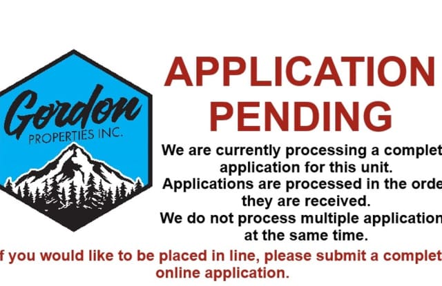 NE Halsey St - Gresham 2 bedroom townhouse with den/office - 16913 Northeast Halsey Street, Gresham, OR 97230