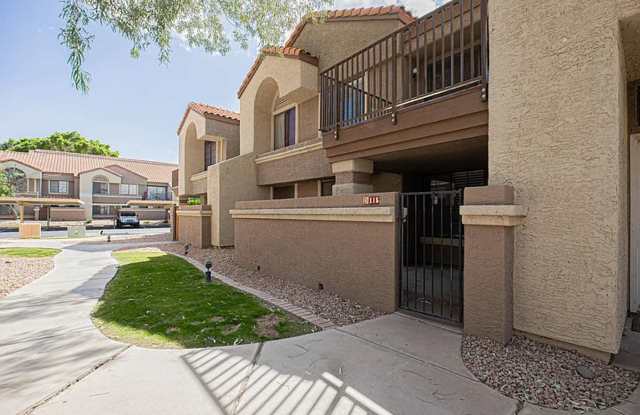 Beautiful 2-bedroom, 2-bathroom Condo Gallery 1
