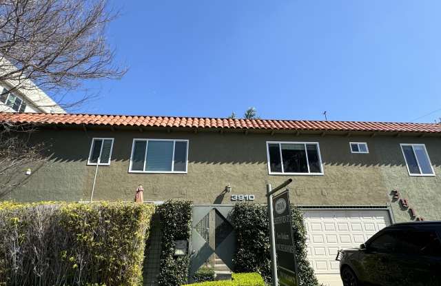 3910 Beethoven St photos photos