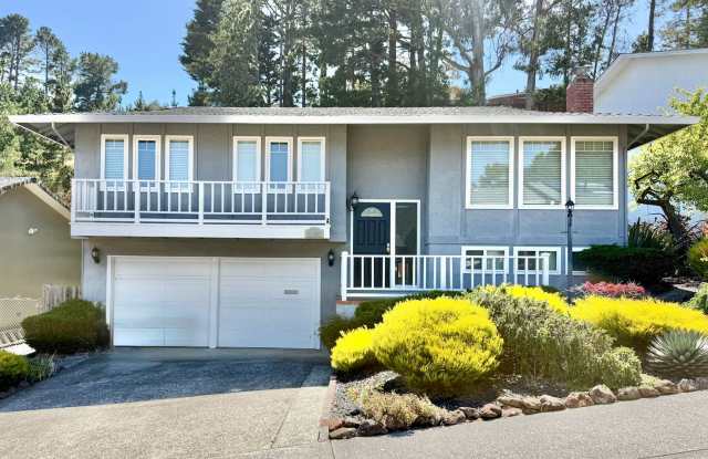 Single-Family Home in Park Pacifica - 3Bed/3Bath + 2 Bonus Rooms photos photos