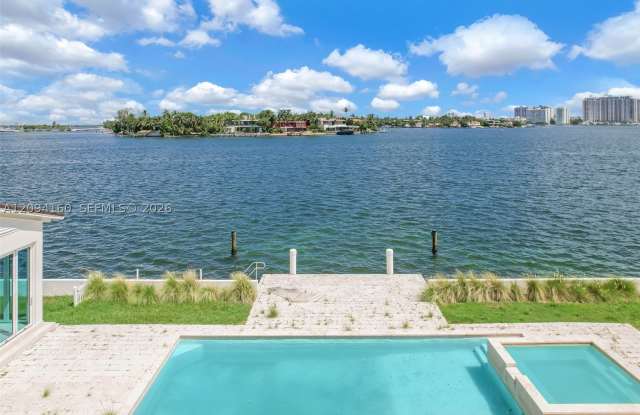 205 N Hibiscus Dr Gallery 4