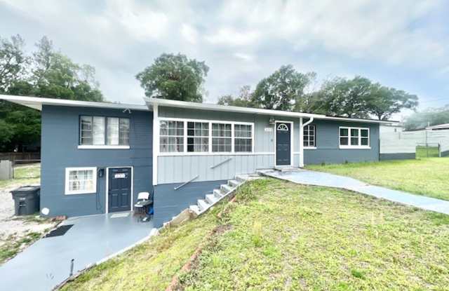 333 Edge Ave. Valparaiso, FL 32580 photos photos