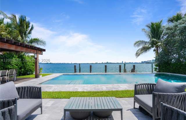 9301 N Bayshore Dr photos photos