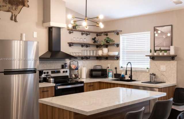 765 NW 77th St photos photos