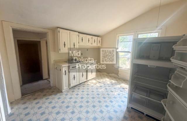 614 W 9th- 2 bedroom house Gallery 4