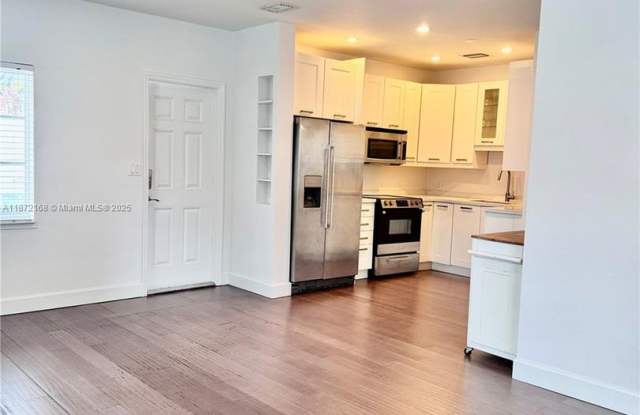 1231 13th Street 2, Miami Beach, FL 33139 photos photos