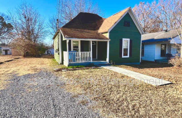 106 W Oak St - 106 West Oak Street, Rossville, GA 30741