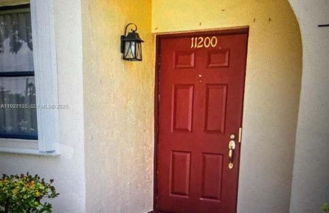 11200 Taft St photos photos