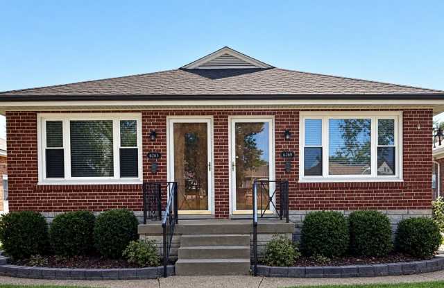 6264-6266 Sunshine Gallery 1