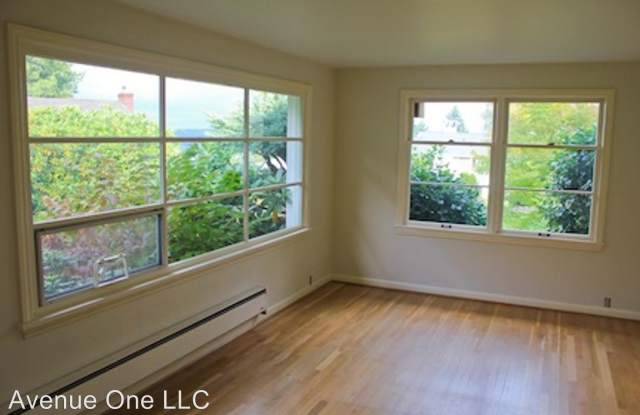 8060 Crest Drive NE Gallery 3