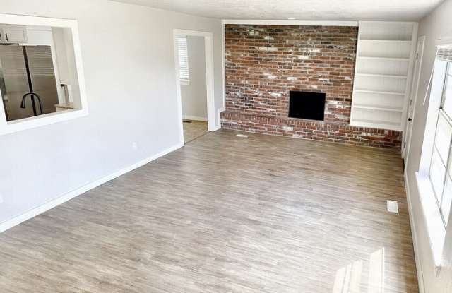 11713 North Francis Avenue Gallery 2
