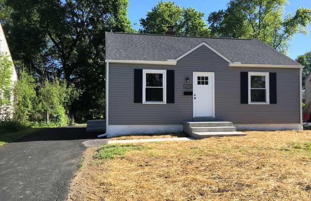 **2-BEDROOM HOME IN NORTH COLUMBUS!!** photos photos