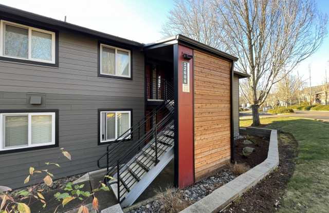 Spacious Second-Floor One Bedroom with Balcony, Stainless Steel Kitchen  Exterior Storage photos photos