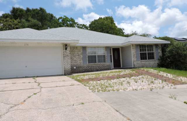 4 Bedroom home in Lake Charlene! photos photos