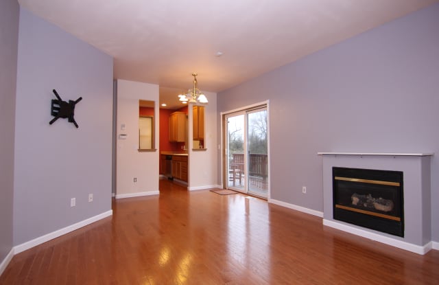 25123 Roberts Dr Unit 202 Gallery 3