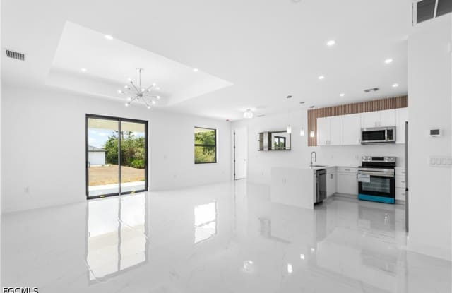 2517 24th Street W Gallery 4