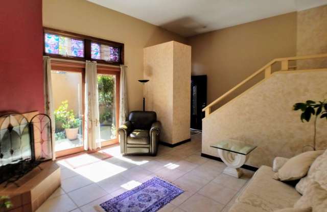 1999 Temple Ave.  Unit H Gallery 4