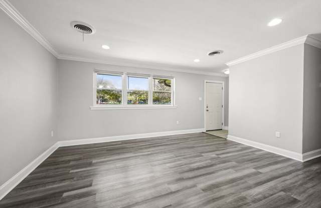 8120 North Essen Heights Court Gallery 4