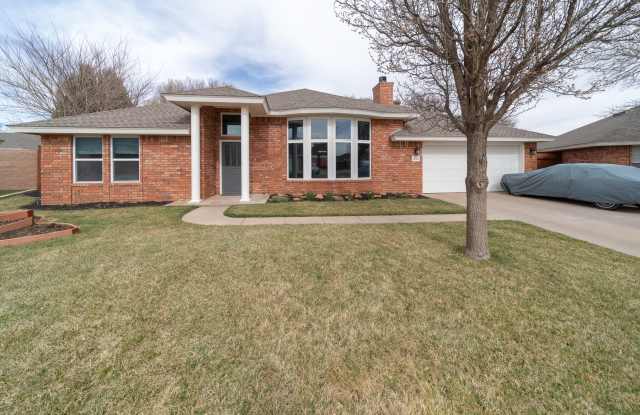 612 Shay Marie Court - 612 Shay Marie Court, Clovis, NM 88101