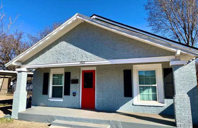 Three Bedroom near TTU Campus. Pre-Leasing for Summer/Fall 2026! photos photos