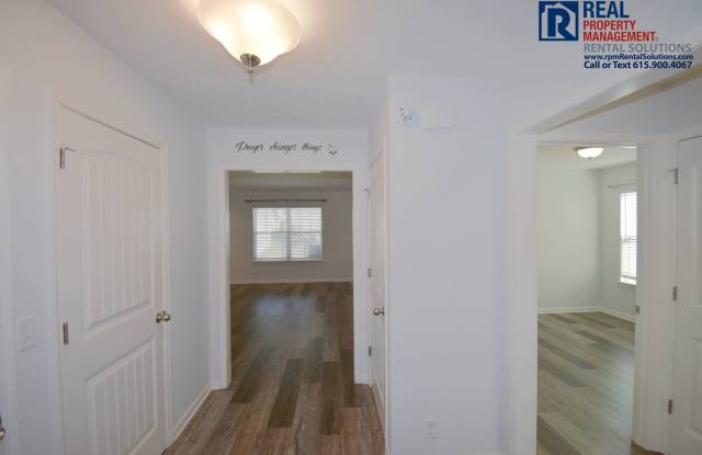 Adorable 3 bd 1-level home w/ covered patio, fenced-in backyard, & attached garage! Gallery 3