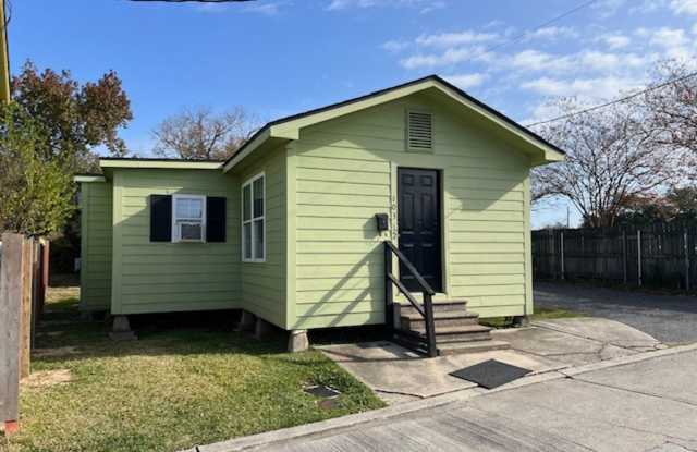 One Bedroom Home Downtown - 103 Park Avenue, Lake Charles, LA 70601