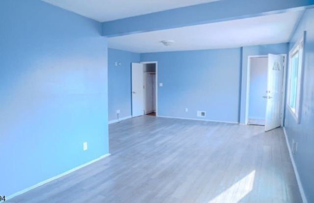 348 Fay Ave Apt 1 Gallery 3
